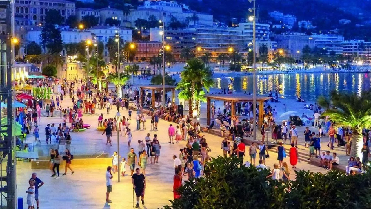 Menton, Centre Historique, Vue Mer